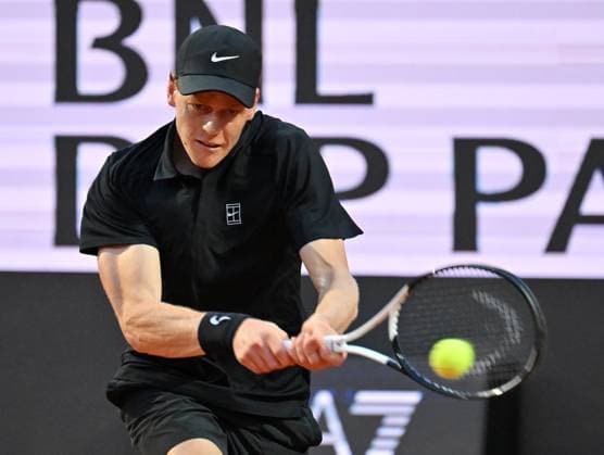 (250516) -- ROME, May 16, 2025 -- Jannik Sinner returns a shot during the men s singles quarter final match between Jannik Sinner of Italy and Casper Ruud of Norway at the ATP, Tennis Herren Italian Open in Rome, Italy, May 15, 2025. (Photo by Xinhua) (SP)ITALY-ROME-TENNIS-ATP-ITALIAN OPEN-JANNIK SINNER VS CASPER RUUD AlbertoxLingria 