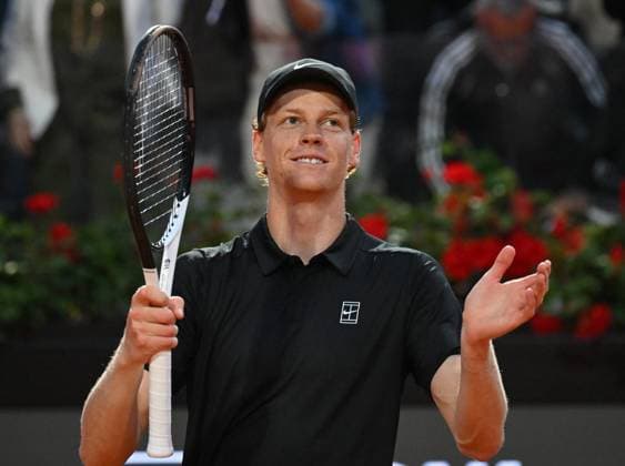 (250516) -- ROME, May 16, 2025 -- Jannik Sinner celebrates after winning the men s singles quarter final match between Jannik Sinner of Italy and Casper Ruud of Norway at the ATP, Tennis Herren Italian Open in Rome, Italy, May 15, 2025. (Photo by Xinhua) (SP)ITALY-ROME-TENNIS-ATP-ITALIAN OPEN-JANNIK SINNER VS CASPER RUUD AlbertoxLingria 