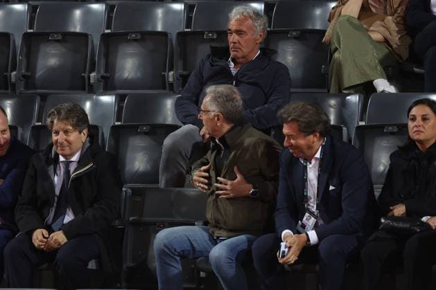 Rome, Italy, italy: Rome, Italy 05 15 2025: VIPs in the stands Massimo Giletti and Paolo Bonolis joke as they watch the women s semifinal during the Internazionali BNL d Italia 2025 WTA, Tennis Damen Masters Men s 1000 circuit in Rome at the Foro Italico. Tennis VIPs In The Bonolis And Giletti Tribune -WTA Master 1000 Women S Semi-Final At The Foro Italico In Rome,  - ZUMAp169 20250515_zea_p169_1481 Copyright: xmarcoxiacobuccix