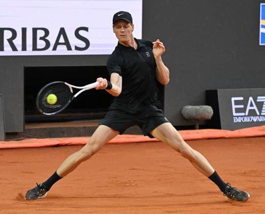 (250516) -- ROME, May 16, 2025 -- Jannik Sinner returns a shot during the men s singles quarter final match between Jannik Sinner of Italy and Casper Ruud of Norway at the ATP, Tennis Herren Italian Open in Rome, Italy, May 15, 2025. (Photo by Xinhua) (SP)ITALY-ROME-TENNIS-ATP-ITALIAN OPEN-JANNIK SINNER VS CASPER RUUD AlbertoxLingria 