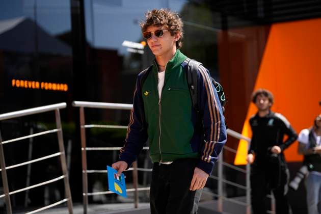 May 16, 2025, Imola, Italia: Kimi Antonelli of Italy and Mercedes-AMG PETRONAS Formula One Team arrive at circuit during free practice 1 of the Formula 1 GP Of Made in Italy and Emilia Romagna at Enzo e Dino Ferrari Circuit on May 14 2025 in Imola, Italy..ANSA DANILO DI GIOVANNI. Formula 1 GP Of Made In Italy And Emilia Romagna - Free Practice 1  - ZUMAa110 20250516_zaf_a110_007 Copyright: xDaniloxDixGiovannix