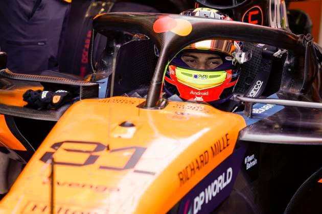 F1 - EMILIA ROMAGNA GRAND PRIX 2025 PIASTRI Oscar (aus), McLaren F1 Team MCL39, portrait during the Formula 1 AWS Gran Premio del Made in Italy e Dell™Emilia-Romagna 2025, Emilia Romagna Grand Prix 2025, 7th round of the 2025 FIA Formula One World Championship, WM, Weltmeisterschaft from May 16 to 18, 2025 on the Autodromo Internazionale Enzo e Dino Ferrari, in Imola, Italy - ImolaItaly  Copyright: xJavierxJimenezx