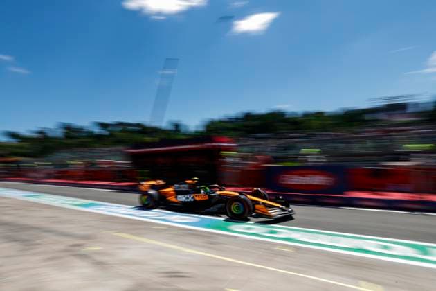 F1 - EMILIA ROMAGNA GRAND PRIX 2025 04 NORRIS Lando (gbr), McLaren F1 Team MCL39, action during the Formula 1 AWS Gran Premio del Made in Italy e Dell™Emilia-Romagna 2025, Emilia Romagna Grand Prix 2025, 7th round of the 2025 FIA Formula One World Championship, WM, Weltmeisterschaft from May 16 to 18, 2025 on the Autodromo Internazionale Enzo e Dino Ferrari, in Imola, Italy - ImolaItaly  Copyright: xJavierxJimenezx