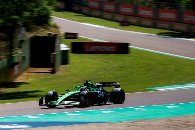 Formula 1 AWS Gran Premio del Made in Italy e dell Emilia-Romagna Alexis Perrin OVERTAKE MAXPPP - Imola 16 05 2025 27 HULKENBERG Nico (ger), Stake F1 Team KICK Sauber, action during the Formula 1 AWS Gran Premio del Made in Italy e dell Emilia-Romagna Grand Prix 2025, the 7th round of the 2025 FIA Formula 1 World Championship, WM, Weltmeisterschaft on the Autodromo Internazionale Enzo e Dino Ferrari from May 15 to 18, 2025, in Imola, Italy Imola Italy  Copyright: xOVERTAKE MAXPPPxAlexisxPerrinx OVT202505169674 OVT202505169674