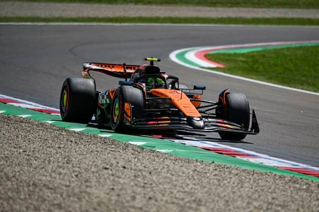 F1 - EMILIA ROMAGNA GRAND PRIX 2025 04 NORRIS Lando (gbr), McLaren F1 Team MCL39, action during the Formula 1 AWS Gran Premio del Made in Italy e Dell™Emilia-Romagna 2025, Emilia Romagna Grand Prix 2025, 7th round of the 2025 FIA Formula One World Championship, WM, Weltmeisterschaft from May 16 to 18, 2025 on the Autodromo Internazionale Enzo e Dino Ferrari, in Imola, Italy - ImolaItaly  Copyright: xALBERTOxVIMERCATIx