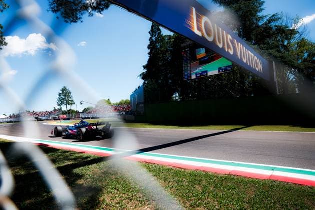 Sport Bilder des Tages Formula 1 AWS Gran Premio del Made in Italy e dell Emilia-Romagna Alexis Perrin OVERTAKE MAXPPP - Imola 16 05 2025 10 GASLY Pierre (fra), Alpine F1 Team, action during the Formula 1 AWS Gran Premio del Made in Italy e dell Emilia-Romagna Grand Prix 2025, the 7th round of the 2025 FIA Formula 1 World Championship, WM, Weltmeisterschaft on the Autodromo Internazionale Enzo e Dino Ferrari from May 15 to 18, 2025, in Imola, Italy Imola Italy  Copyright: xOVERTAKE MAXPPPxAlexisxPerrinx OVT202505169733 OVT202505169733