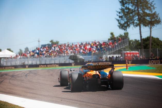 Formula 1 AWS Gran Premio del Made in Italy e dell Emilia-Romagna Alexis Perrin OVERTAKE MAXPPP - Imola 16 05 2025 81 PIASTRI Oscar (aus), McLaren F1 Team, action during the Formula 1 AWS Gran Premio del Made in Italy e dell Emilia-Romagna Grand Prix 2025, the 7th round of the 2025 FIA Formula 1 World Championship, WM, Weltmeisterschaft on the Autodromo Internazionale Enzo e Dino Ferrari from May 15 to 18, 2025, in Imola, Italy Imola Italy  Copyright: xOVERTAKE MAXPPPxAlexisxPerrinx OVT202505169735 OVT202505169735