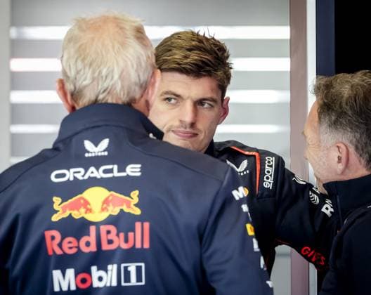 IMOLA - Helmut Marko (Red Bull Racing), Max Verstappen (Red Bull Racing) and Christian Horner (Red Bull Racing) after the end of the first free practice session at the Autodromo Internazionale Enzo e Dino Ferrari ahead of the Emilia-Romagna Grand Prix. ANP SEM VAN DER WAL xVIxANPxSportx xxANPxIVx 527649451 originalFilename: 527649451.jpg