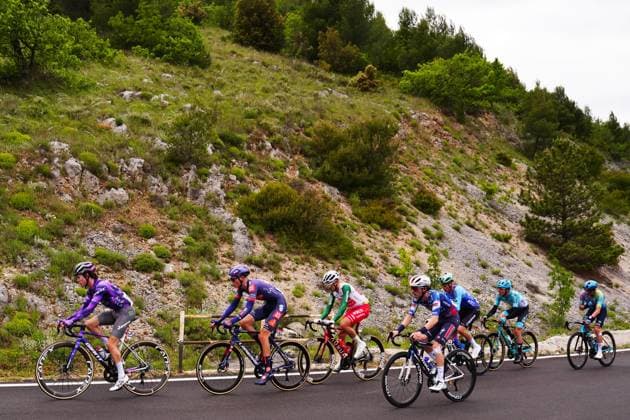 The pack rides cycles during the stage 7 of the Giro d™Italia from Castel di Sangro to Tagliacozzo, Italy - Friday, May 16, 2025. - cycling.  Copyright: xFabioxFerrari LaPressex