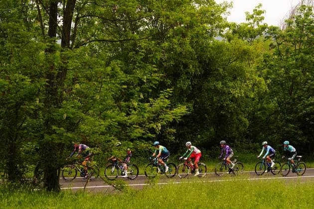 The pack rides cycles during the stage 7 of the Giro d™Italia from Castel di Sangro to Tagliacozzo, Italy - Friday, May 16, 2025. - cycling.  Copyright: xFabioxFerrari LaPressex