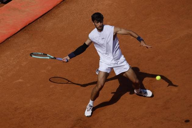 May 16, 2025, Rome, ITALY: Lorenzo Musetti of Italy during his men™s semi-final match against Carlos Alcaraz of Spain (not pictured) at the Italian Open tennis tournament in Rome, Italy, 16 May 2025. ANSA FABIO FRUSTACI. Italian Open Tennis Tournament  - ZUMAa110 20250516_zaf_a110_012 Copyright: xFabioxFrustacix