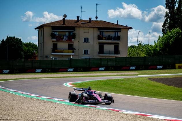 F1 - EMILIA ROMAGNA GRAND PRIX 2025 10 GASLY Pierre (fra), Alpine F1 Team A525, action during the Formula 1 AWS Gran Premio del Made in Italy e Dell™Emilia-Romagna 2025, Emilia Romagna Grand Prix 2025, 7th round of the 2025 FIA Formula One World Championship, WM, Weltmeisterschaft from May 16 to 18, 2025 on the Autodromo Internazionale Enzo e Dino Ferrari, in Imola, Italy - ImolaItaly  Copyright: xALBERTOxVIMERCATIx