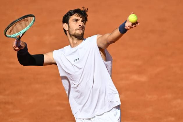 Internazionali BNL D Italia 2025 - Day Twelve Lorenzo Musetti (ITA) plays against Carlos Alcaraz (ESP) during the Internazionali BNL d Italia Day Twelve at Foro Italico in Rome, Italy, on May 15, 2025. rome Italy Italy  Copyright: xDomenicoxCippitellix originalFilename:cippitelli-itainter250516_npRWF.jpg