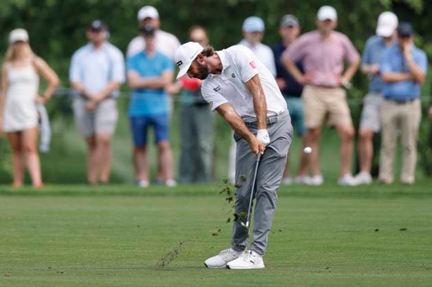 Max Homa hits his second shot on the 5th hole during the second round of the 2025 PGA, Golf Herren Championship at the Quail Hollow Golf Club in Charlotte, North Carolina on Friday, May 16, 2025.  CHA20250516638 TANNENxMAURY