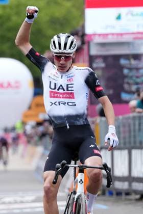 Ayuso Pesquera Juan of Uae Team Emirates Xrg winner of the stage during the stage 7 of the Giro d™Italia from Castel di Sangro to Tagliacozzo, Italy - Friday, May 16, 2025. - cycling.  Copyright: xGianxMattiaxD Alberto LaPressex