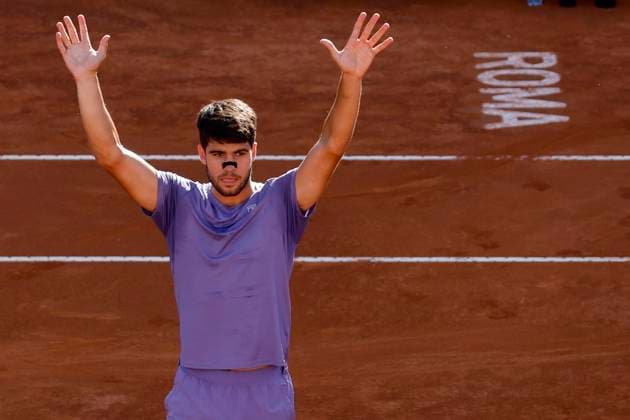May 16, 2025, Rome, ITALY: Carlos Alcaraz of Spain celebrates after winning his men™s semi-final match against Lorenzo Musetti of Italy (not pictured) at the Italian Open tennis tournament in Rome, Italy, 16 May 2025. ANSA FABIO FRUSTACI. Internazionali: Musetti Battuto, Alcaraz In Finale  - ZUMAa110 20250516_zaf_a110_018 Copyright: xFabioxFrustacix