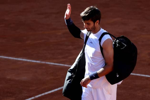 Rome, Italy 16 May 2025: Men s semifinal, men s singles, Lorenzo Musetti (ITA) leaves the court disappointed after the defeat against Carlos Alcaraz during the Internazionali BNL d Italia 2025 ATP, Tennis Herren Master Men s 1000 circuit in Rome at the Foro Italico.  Copyright: xmarcoxiacobuccix xipa-agency.netx xmarcoxiacobuccix 0818898480st