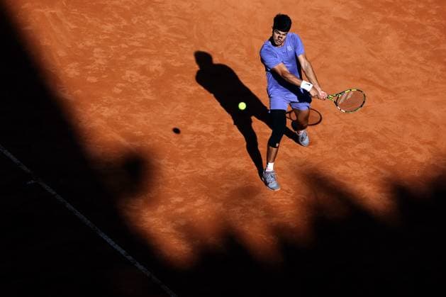 Rome, Italy May 16, 2025: Men s Semifinal, Men s Singles, Competition Carlos Alcaraz (ESP) wins and celebrates against Lorenzo Musetti (ITA) during the Internazionali BNL d Italia 2025 ATP, Tennis Herren Masters Men s 1000 circuit of Rome at the Foro Italico.  Copyright: xmarcoxiacobuccix xipa-agency.netx xmarcoxiacobuccix 0818903798st