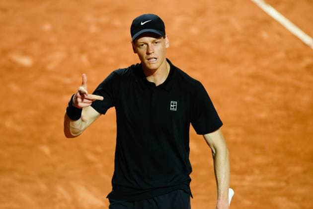 Foto IPP Cavaliere Emiliano. Roma 16 05 2025. Tennis Internazionali d Italia 2025. Nella foto: Jannik Sinner in continuo dialogo con il box. Italy Photo Press - World Copyright italy ITALY  Copyright: xR4924_italyphotopressx