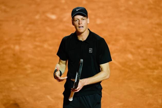 Foto IPP Cavaliere Emiliano. Roma 16 05 2025. Tennis Internazionali d Italia 2025. Nella foto: Jannik Sinner in continuo dialogo con il box. Italy Photo Press - World Copyright italy ITALY  Copyright: xR4924_italyphotopressx