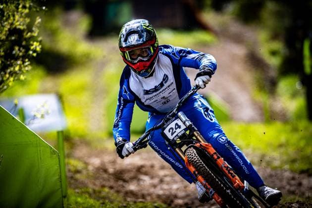 Whoop UCI MTB World Series DHI Worldcup Bielsko BiaÅa PINKERTON Ryan MONDRAKER FACTORY RACING DHat Whoop UCI MTB World Series DHI Worldcup Bielsko BiaÅa, 16 05 2025,in Szczyrk,POL Photo Sebastian Sternemann