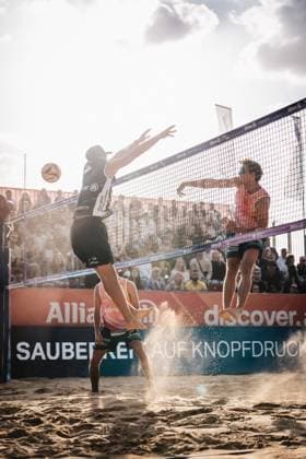 Beach volleyball men Allianz German Beach Tour 2025 Tourstop Düsseldorf 16 05 2025 f l Kristians Fokerots and Hennes Nissen Düsseldorf Robert Lehr Ufer Nordrhein Westfalen Germany