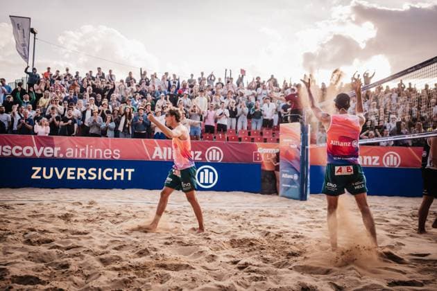 Beach volleyball men Allianz German Beach Tour 2025 Tourstop Düsseldorf 16 05 2025 f l Hennes Nissen and Niklas Held cheer after the victory Düsseldorf Robert Lehr Ufer Nordrhein Westfalen Germany