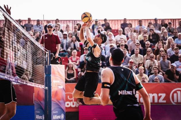 Beach volleyball men Allianz German Beach Tour 2025 Tourstop Düsseldorf 16 05 2025 Clemens Wickler with a jump serve Düsseldorf Robert Lehr Ufer Nordrhein Westfalen Germany