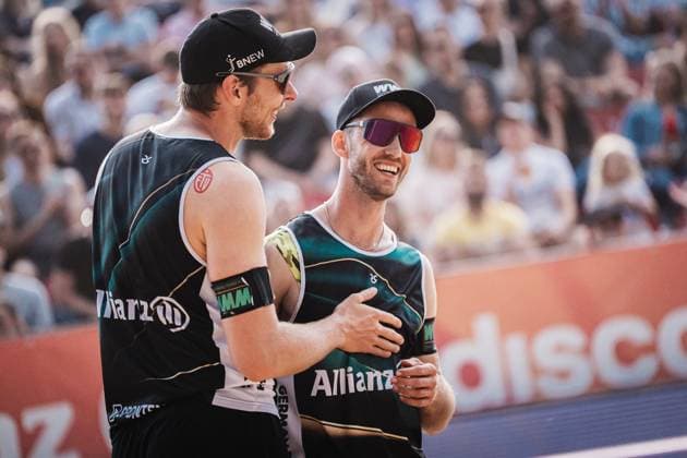 Beach volleyball men Allianz German Beach Tour 2025 Tourstop Düsseldorf 16 05 2025 f l Nils Ehlers and Clemens Wickler are looking forward to Düsseldorf Robert Lehr Ufer Nordrhein Westfalen Germany