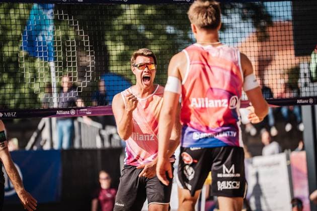 Beach volleyball men Allianz German Beach Tour 2025 Tourstop Düsseldorf 16 05 2025 Jonas Kaminski cheers Düsseldorf Robert Lehr Ufer Nordrhein Westfalen Germany