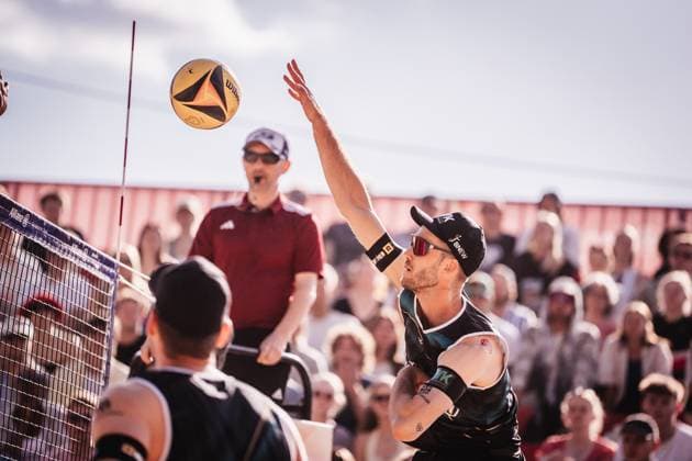 Beach volleyball men Allianz German Beach Tour 2025 Tourstop Düsseldorf 16 05 2025 Attack by Clemens Wickler Düsseldorf Robert Lehr Ufer North Rhine-Westphalia Germany