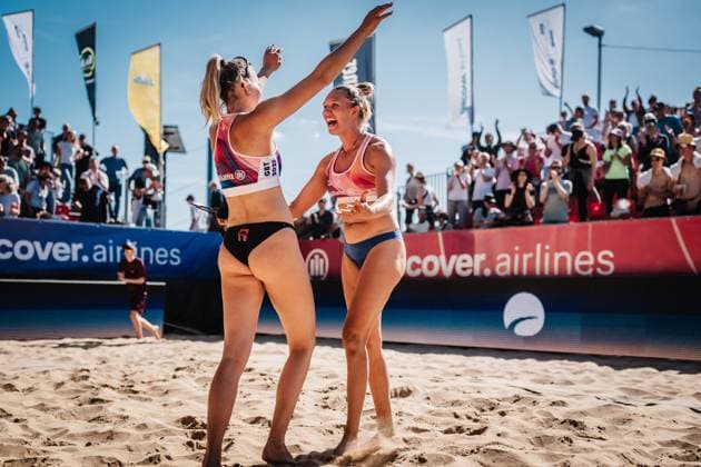 Beach volleyball women Allianz German Beach Tour 2025 Tourstop Düsseldorf 16 05 2025 f l Anna Chiara Reformat and Chenoa Christ cheer after the victory Düsseldorf Robert Lehr Ufer Nordrhein Westfalen Germany