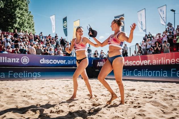 Beach volleyball women Allianz German Beach Tour 2025 Tourstop Düsseldorf 16 05 2025 f l Anna Chiara Reformat and Chenoa Christ cheer after the victory Düsseldorf Robert Lehr Ufer Nordrhein Westfalen Germany