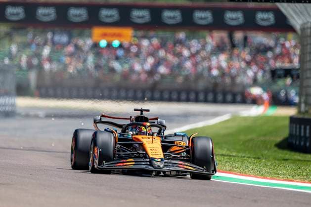 FORMULE 1 : Emilia Romagna Grand Prix 2025 - 16 05 2025 81 Oscar Piastri (AUS) McLaren F1 Team (GBR) MCL39 Mercedes, during the Formula 1 Emilia Romagna Grand Prix 2025, at the Autodromo Enzo e Dino Ferrari in Imola from May 16 to 18, 2025 in Italy (ITA)  Copyright: xIANxBUNDEYx xMPSxAGENCYx x