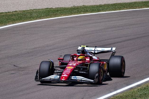 Lewis Hamilton of Great Britain driving the (44) Scuderia Ferrari SF-25 on track during AWS Gran Premio del Made in Italy e dell Emilia Romagna 2025 - Practice 1 and 2, Formula 1 Championship in Imola, Italy, May 16 2025  Copyright: xLisaxGuglielmi IPAxSportx xipa-agency.netx xx IPA_57793329 IPA_Agency_IPA57793329