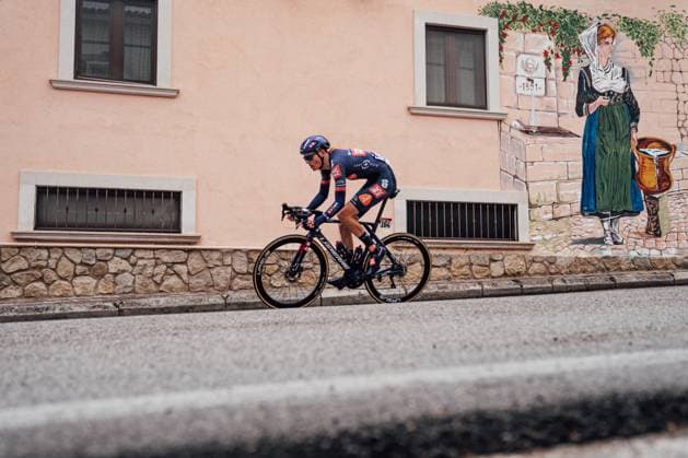 Sport Bilder des Tages 2025 Giro d Italia Stage 7 Picture by Zac Williams SWpix.com - 16 05 2025 - Cycling - 2025 Giro d Italia Stage 7, Castel di Sangro to Tagliacozzo, Italy - Gijs Leemreize, Picnic PostNL. Copyright: x xSWpix.comx(t axPhotographyxHubxLtd)xZacxWilliams SWpix.comx SWP-2645