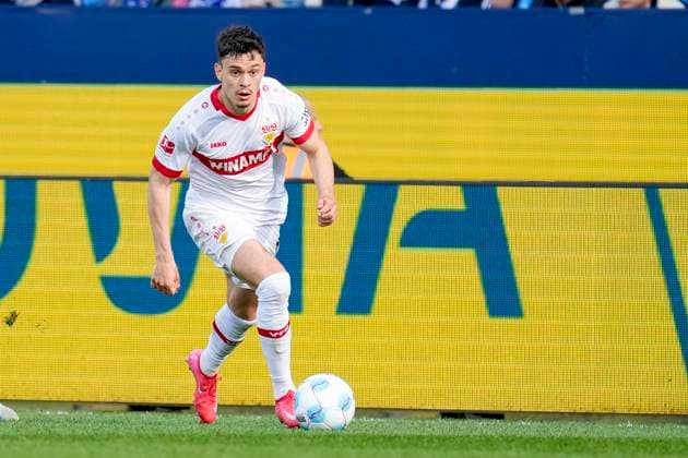 Fabian Rieder VfB Stuttgart in action, on the ball, single action during the Bundesliga 1 match between VfL Bochum 1848 and VfB Stuttgart, Vonovia Ruhrstadion on April 05, 2025 in Bochum, Germany Photo by Alex Gottschalk DeFodi Images Fabian Rieder VfB Stuttgart controls the ball during the Bundesliga match between VfL Bochum 1848 and VfB Stuttgart at Vonovia Ruhrstadion on April 5, 2025 in Bochum, Germany Photo by Alex Gottschalk DeFodi Images DFL regulations prohibit any use of photographs as image sequences and or quasi video