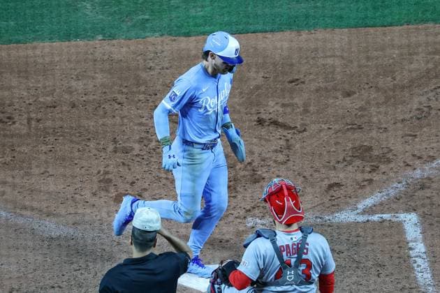 MLB, Baseball Herren, USA 2025: Cardinals Vs Royals MAY 16 May 16, 2025: Kansas City Royals shortstop Bobby Witt Jr. (7) scores on an RBI single from catcher Salvador Perez (13) during the eighth inning against the St. Louis Cardinals at Kauffman Stadium in Kansas City, MO. David Smith CSM (Credit Image: Â David Smith Cal Media) Kansas City Mo United States of America EDITORIAL USE ONLY Copyright: xx ZUMA-20250516_zma_c04_037.jpg DavidxSmithx csmphotothree383682