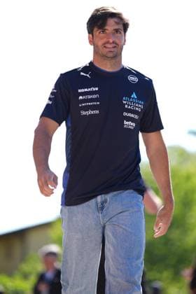 May 17, 2025, Imola, Italia: Carlos Sainz of Spain and Atlassian Williams Racing walk on paddock prior qualify of the Formula 1 GP Of Made in Italy and Emilia Romagna at Enzo e Dino Ferrari Circuit on May 17 2025 in Imola, Italy..ANSA DANILO DI GIOVANNI. Formula 1 GP Of Made In Italy And Emilia Romagna - Qualify  - ZUMAa110 20250517_zaf_a110_010 Copyright: xDaniloxDixGiovannix