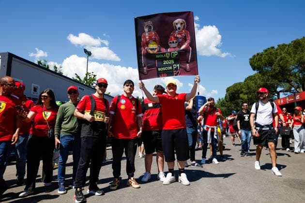 F1 - EMILIA ROMAGNA GRAND PRIX 2025 Scuderia Ferrari, tifosi fans illustration during the Formula 1 AWS Gran Premio del Made in Italy e Dell™Emilia-Romagna 2025, Emilia Romagna Grand Prix 2025, 7th round of the 2025 FIA Formula One World Championship, WM, Weltmeisterschaft from May 16 to 18, 2025 on the Autodromo Internazionale Enzo e Dino Ferrari, in Imola, Italy - ImolaItaly  Copyright: xJavierxJimenezx