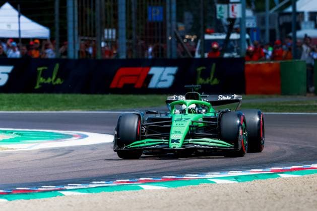 Formula 1 AWS Gran Premio del Made in Italy e dell Emilia-Romagna Alexis Perrin OVERTAKE MAXPPP - Imola 17 05 2025 27 HULKENBERG Nico (ger), Stake F1 Team KICK Sauber, action during the Formula 1 AWS Gran Premio del Made in Italy e dell Emilia-Romagna Grand Prix 2025, the 7th round of the 2025 FIA Formula 1 World Championship, WM, Weltmeisterschaft on the Autodromo Internazionale Enzo e Dino Ferrari from May 15 to 18, 2025, in Imola, Italy Imola Italy  Copyright: xOVERTAKE MAXPPPxAlexisxPerrinx OVT202505172393 OVT202505172393