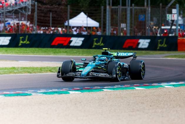 Formula 1 AWS Gran Premio del Made in Italy e dell Emilia-Romagna Alexis Perrin OVERTAKE MAXPPP - Imola 17 05 2025 14 ALONSO Fernando (esp), Aston Martin Aramco Cognizant, action during the Formula 1 AWS Gran Premio del Made in Italy e dell Emilia-Romagna Grand Prix 2025, the 7th round of the 2025 FIA Formula 1 World Championship, WM, Weltmeisterschaft on the Autodromo Internazionale Enzo e Dino Ferrari from May 15 to 18, 2025, in Imola, Italy Imola Italy  Copyright: xOVERTAKE MAXPPPxAlexisxPerrinx OVT202505172397 OVT202505172397