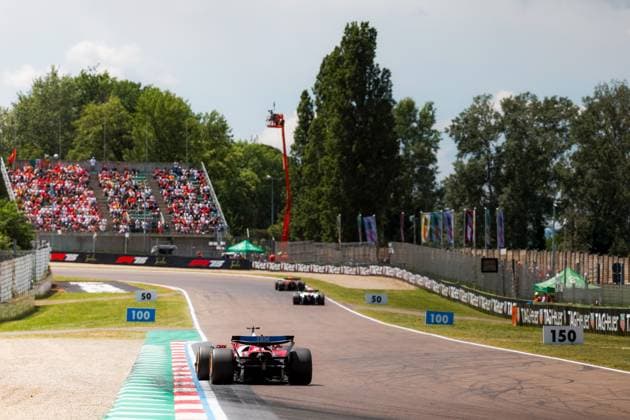 Formula 1 AWS Gran Premio del Made in Italy e dell Emilia-Romagna Alexis Perrin OVERTAKE MAXPPP - Imola 17 05 2025 16 LECLERC Charles (mon), Scuderia Ferrari, action during the Formula 1 AWS Gran Premio del Made in Italy e dell Emilia-Romagna Grand Prix 2025, the 7th round of the 2025 FIA Formula 1 World Championship, WM, Weltmeisterschaft on the Autodromo Internazionale Enzo e Dino Ferrari from May 15 to 18, 2025, in Imola, Italy Imola Italy  Copyright: xOVERTAKE MAXPPPxAlexisxPerrinx OVT202505172440 OVT202505172440