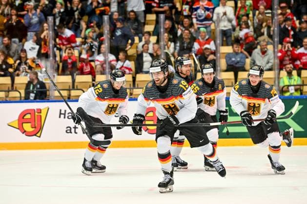 Eishockey, WM, USA - Deutschland ODENSE, DENMARK - MAY 17: Wojciech Stachowiak of Germany celebrate his goal during the 2025 Ice hockey, Eishockey World Championship, WM, Weltmeisterschaft match between United States and Germany at Jyske Bank Arena on May 17, 2025 in Odense, Denmark. Odense Jyske Bank Arena Denmark *** ODENSE, DENMARK MAY 17 Wojciech Stachowiak of Germany celebrate his goal during the 2025 Ice Hockey World Championship match between United States and Germany at Jyske Bank Arena on May 17, 2025 in Odense, Denmark Odense Jyske Bank Arena Denmark Copyright: xJustPictures.ch AndreaxBrancax jp-en-EuSpIm-AB_17052025_AAB_3283