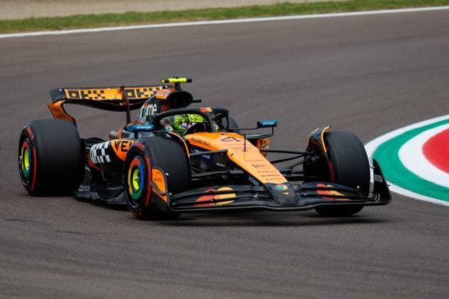 F1 - EMILIA ROMAGNA GRAND PRIX 2025 04 NORRIS Lando (gbr), McLaren F1 Team MCL39, action during the Formula 1 AWS Gran Premio del Made in Italy e Dell™Emilia-Romagna 2025, Emilia Romagna Grand Prix 2025, 7th round of the 2025 FIA Formula One World Championship, WM, Weltmeisterschaft from May 16 to 18, 2025 on the Autodromo Internazionale Enzo e Dino Ferrari, in Imola, Italy - ImolaItaly  Copyright: xJavierxJimenezx