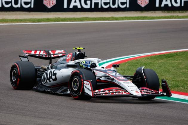 F1 - EMILIA ROMAGNA GRAND PRIX 2025 87 BEARMAN Ollie Oliver (gbr), Haas F1 Team VF-25 Ferrari, action during the Formula 1 AWS Gran Premio del Made in Italy e Dell™Emilia-Romagna 2025, Emilia Romagna Grand Prix 2025, 7th round of the 2025 FIA Formula One World Championship, WM, Weltmeisterschaft from May 16 to 18, 2025 on the Autodromo Internazionale Enzo e Dino Ferrari, in Imola, Italy - ImolaItaly  Copyright: xJavierxJimenezx