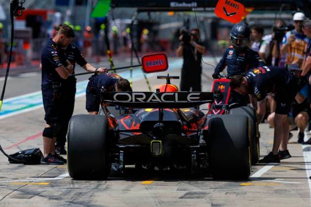 17th May 2025; Autodromo Enzo e Dino Ferrari, Imola, Italy; FIA Formula 1 Emilia Romagna Grand Prix 2025; Qualifying Day; Number 1 Oracle Red Bull driver Max Verstappen during practice 3 at the Emilia Romagna Formula 1  ActionPlus12788880 StephenxBlackberry