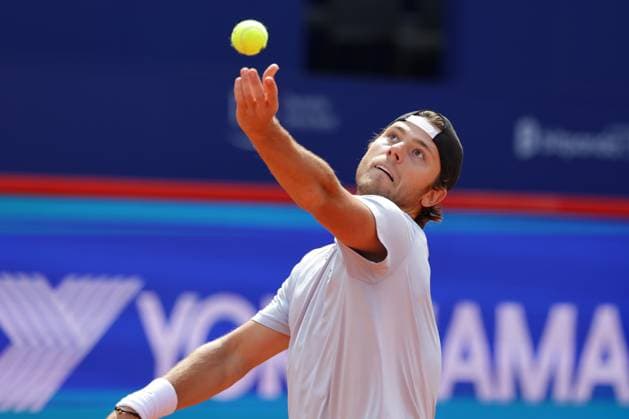 GER, Hamburg, xFSx, ATP500 Mens Tennis Tournament Bitpanda Hamburg Open 2025, 17 05 2025 Aleksandar Kovacevic USA makes a serve Copyright: HMBxMedia FernandoxSoares