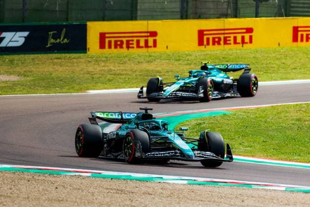 Formula 1 AWS Gran Premio del Made in Italy e dell Emilia-Romagna Alexis Perrin OVERTAKE MAXPPP - Imola 17 05 2025 18 STROLL Lance (can), Aston Martin Aramco Cognizant, action 14 ALONSO Fernando (esp), Aston Martin Aramco Cognizant, action during the Formula 1 AWS Gran Premio del Made in Italy e dell Emilia-Romagna Grand Prix 2025, the 7th round of the 2025 FIA Formula 1 World Championship, WM, Weltmeisterschaft on the Autodromo Internazionale Enzo e Dino Ferrari from May 15 to 18, 2025, in Imola, Italy Imola Italy Copyright: xOVERTAKE MAXPPPxAlexisxPerrinx OVT202505173087 OVT202505173087