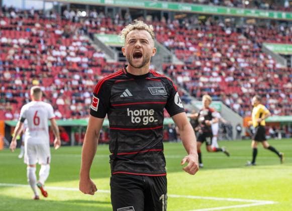 Football, Men, Season 2024 25, 1 Bundesliga 34 Matchday , FC Augsburg 1 FC Union Berlin, Benedict Hollerbach 1 FC Union Berlin , Celebration after goal to 1 1, 17 05 2025, Copyright: xMatthiasxKochx